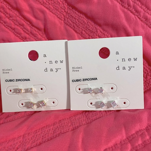 NWT A NEW DAY CUBIC ZIRCONIA SQUARE STUDS - Picture 1 of 3